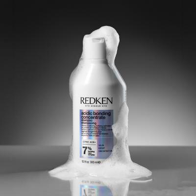 Redken Acidic Bonding Concentrate Shampoo für Frauen 300 ml