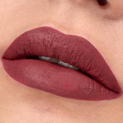 Essence 8h Matte Liquid Lipstick Lippenstift für Frauen 2,5 ml Farbton  08 Dark Berry