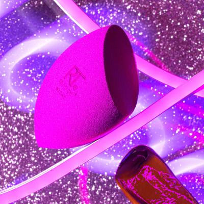 Real Techniques Afterglow Miracle Complexion Sponge Limited Edition Applikator für Frauen 1 St.